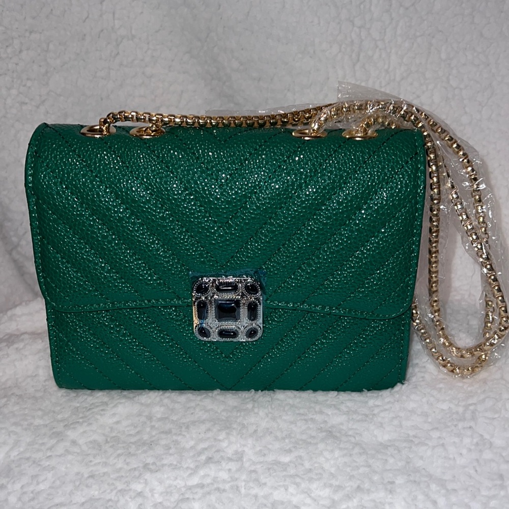 👜Women’s Green Quilted Pebble Vegan Leather Flap Designer Purse ~ NWT
